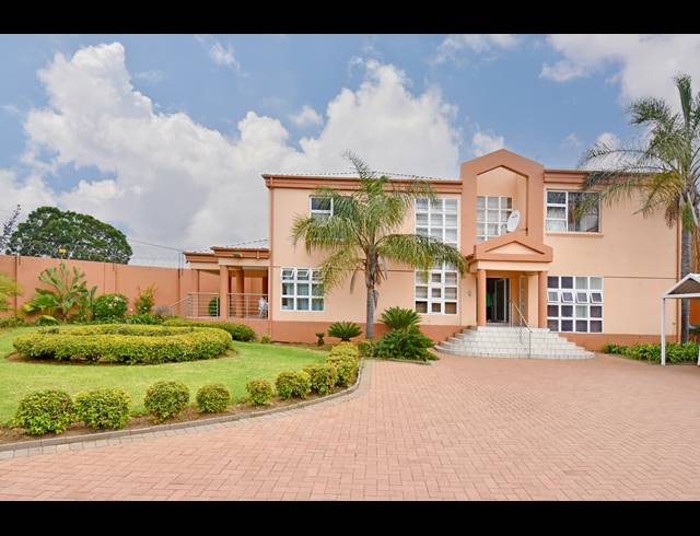 6 BEDROOM HOUSE FOR SALE IN CROWN NORTH